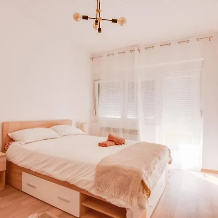 Apartman Platan 아파트 Metković